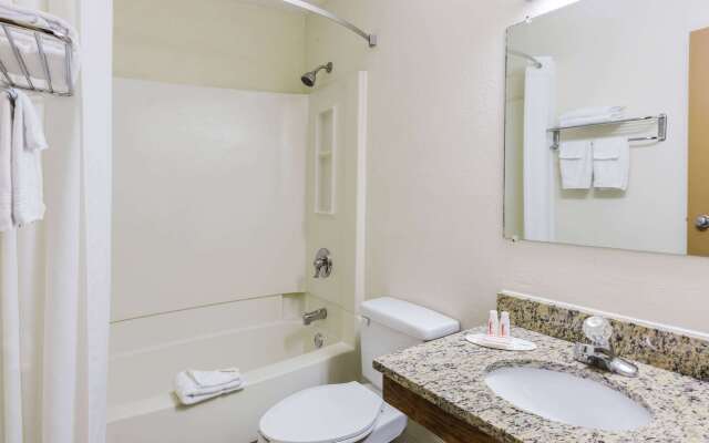 Super 8 by Wyndham East Stroudsburg/Poconos
