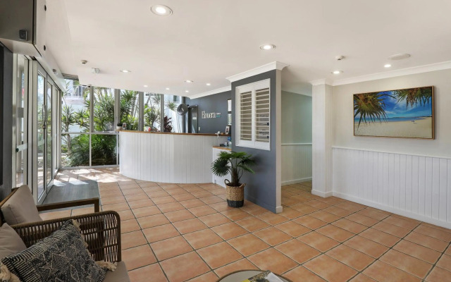 Elouera Tower Beachfront Apartments
