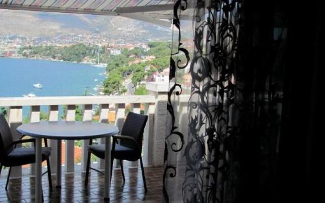 Three-Bedroom Apartment in Trogir