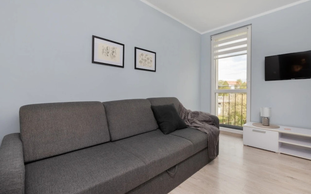 Dworska Apartment by Renters