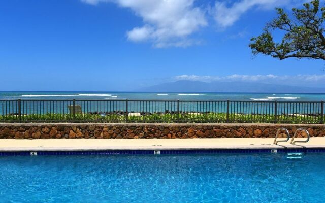 Kahana Reef 303 by RedAwning