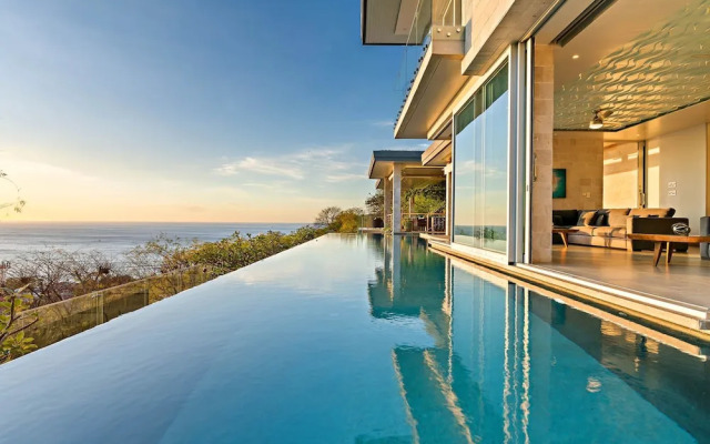 Luxury Villa: Hot Tub: Ocean Views: Fully Staffed