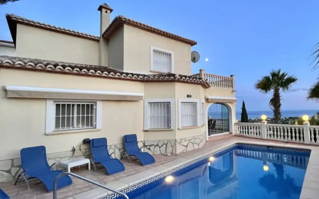 Villa Miraflores Comfortable Holiday Residence