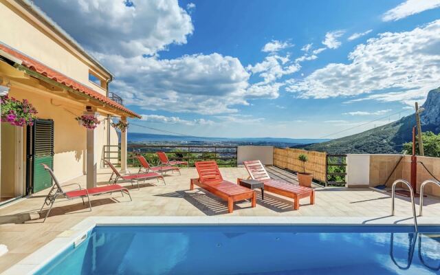 Holiday House Near Split