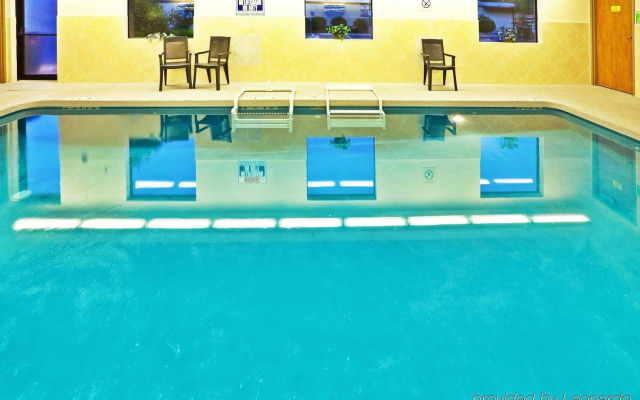 Holiday Inn Express Hotel & Suites Edmond by IHG