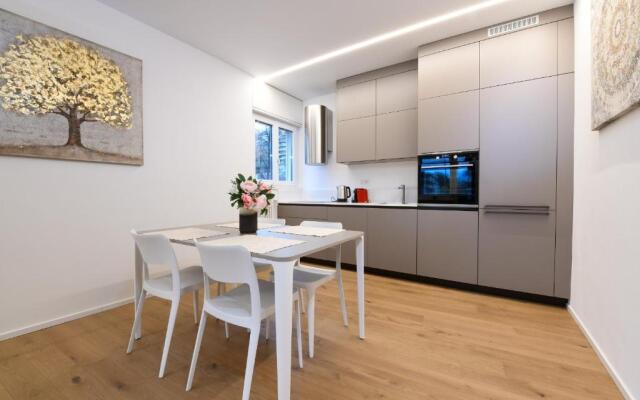 Lake Modern Suites - Free Parking & Self Check-in
