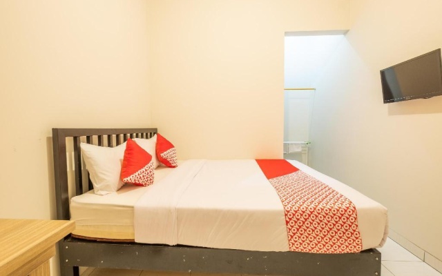 OYO 936 Tremigo Guest House Syariah – Guest Rooms – Cirebon