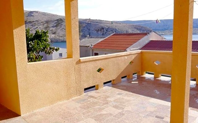 Cosy 1 bedroom apartment with sea view