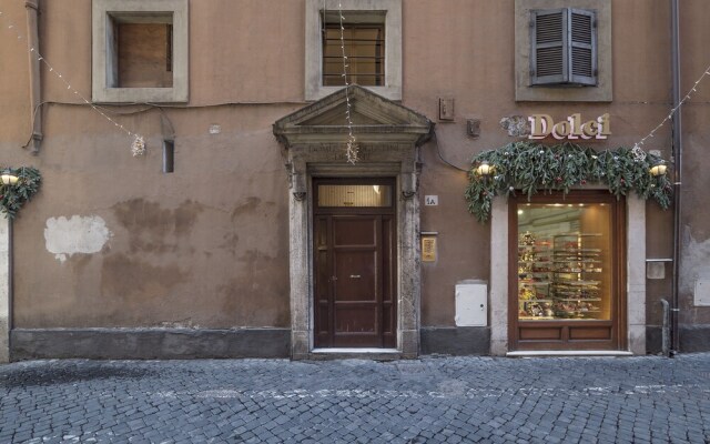 Montecitorio & Pantheon Stylish Flat