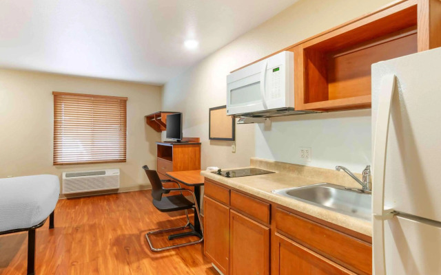 Extended Stay America Select Suites - Kansas City - Stadium