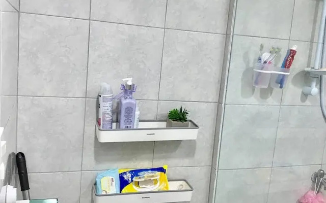 1 Bedroom With Free Parking