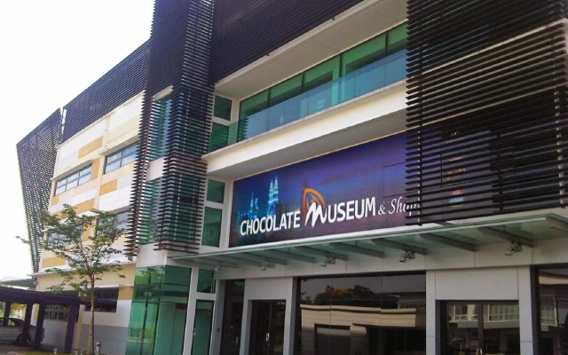 Swing and Pillows at PJ KD