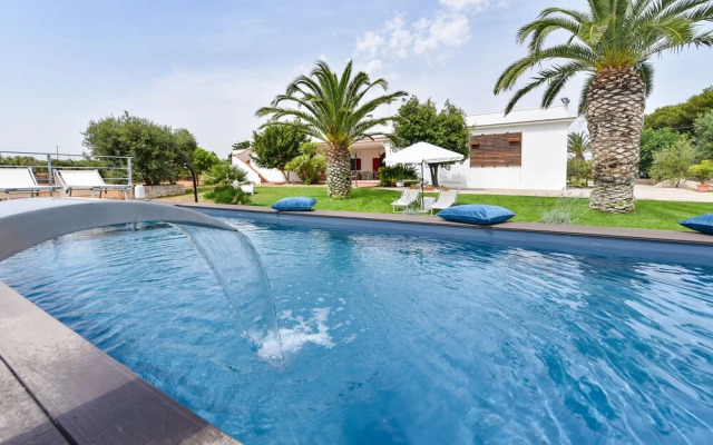 Esclusiva Villa a Ostuni con Piscina 1km dal Mare