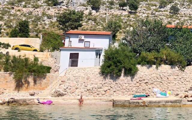 Sea-view Holiday Home in Lukovo Šugarje With Private Terrace