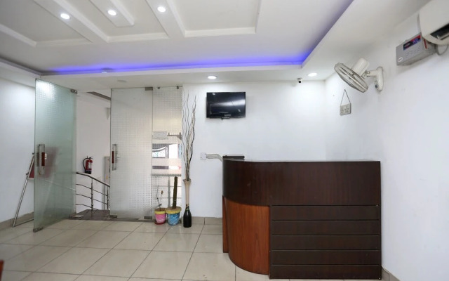 OYO 15674 Mahak Residency