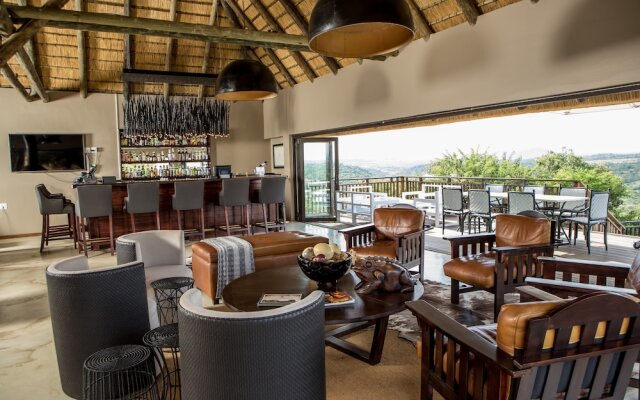 Umzolozolo Private Safari Lodge