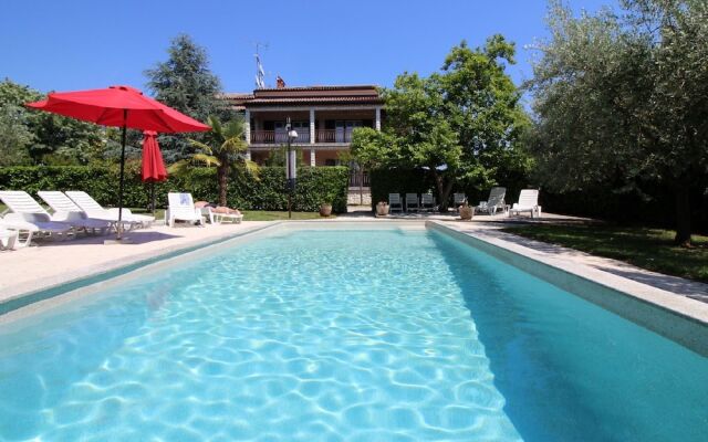 Contemporary Bungalow in Porec With Swimming Pool