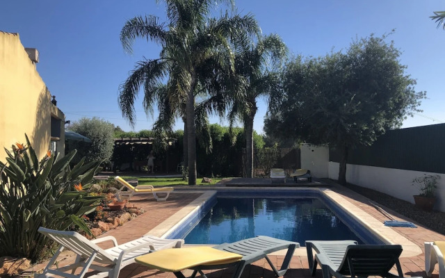 Rustic Villa With Pool Near Olhao