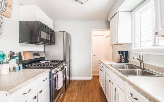 Beautiful retreat Home Near Auburn Hills/Waterford