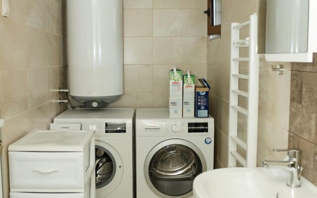 FM Premium Guest House - Kalimantsi