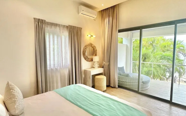 Pineapple Beach Villas