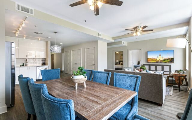Spacious 4BR Condo Near French Quarter