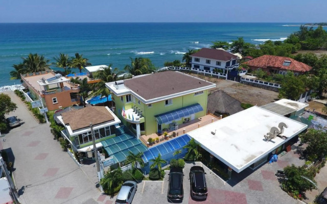 P and M Final Option Hotel