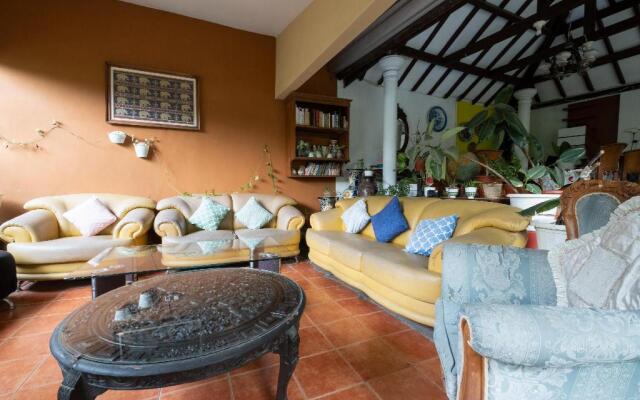 OYO 1806 Puri Arsita Homestay
