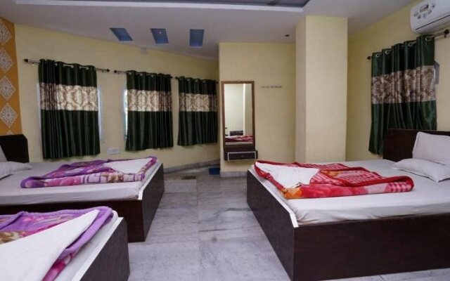 Hotel Gokul Palace