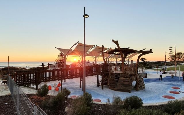 West Beach Lagoon 210 – Amazing Views