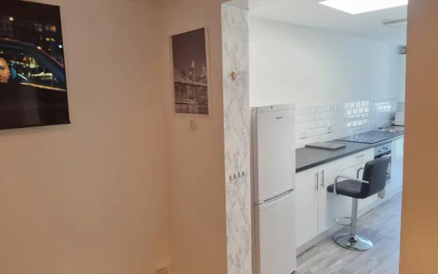 Britton Street Retreat - 4 Bedroom House