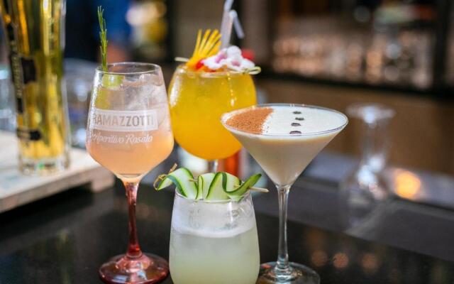 Holiday Inn Santiago - Airport Terminal by IHG