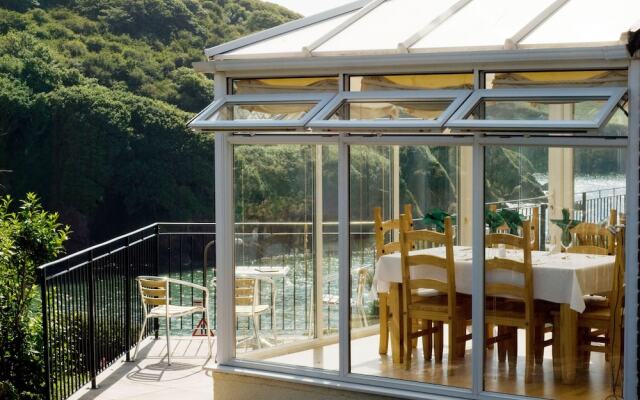 The Sun Bay Hotel & Restaurant