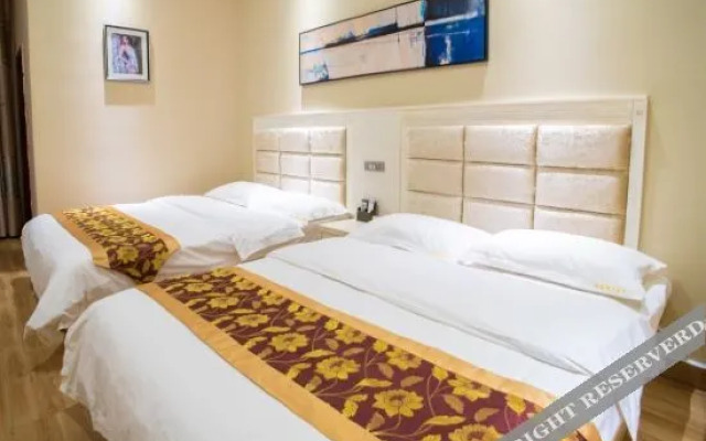 Yiliang Peninsula Holiday Inn