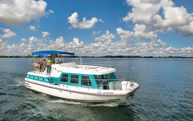 Kuhnle-Tours Hafendorf Müritz