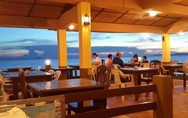 Sea Falcon Hotel