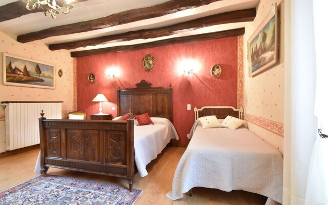 Cozy Holiday Home in Villefranche-du-Perigord with TV