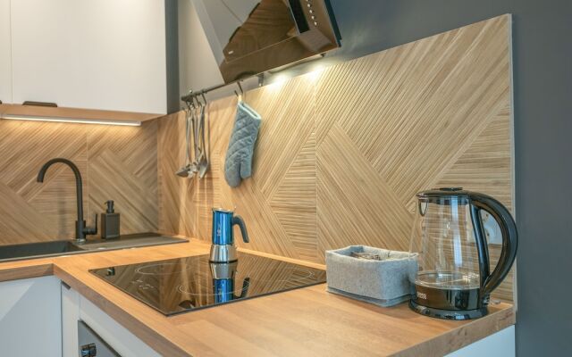 Charming Apartment for 6 by Renters
