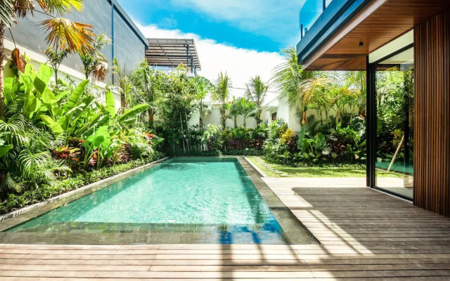 Elegant 5BR Villa Beach at 200m Canggu