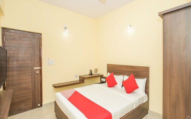 OYO 15633 Champion Palace