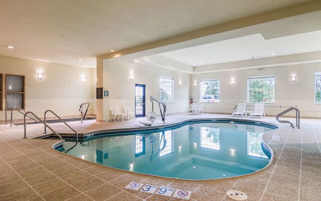 Comfort Suites Grayslake near Libertyville North