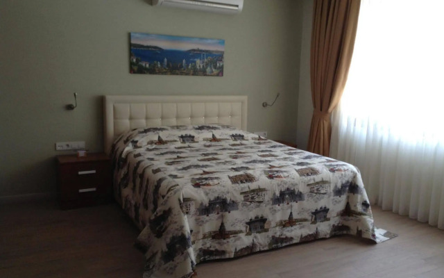 Honey House Apartment