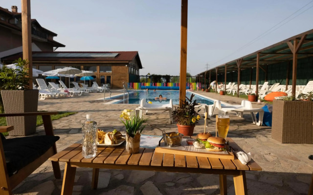 Seven Seasons Hotel