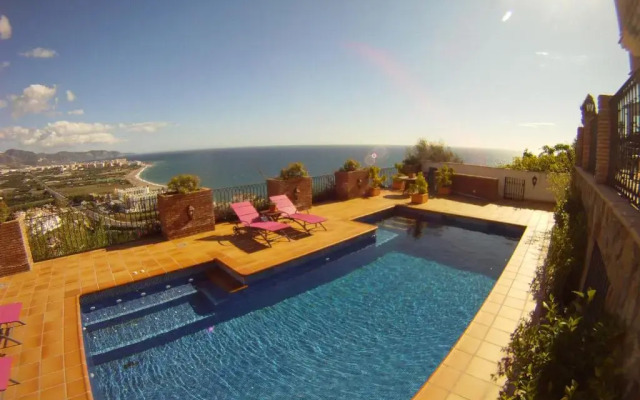 Welcome Inn Nerja