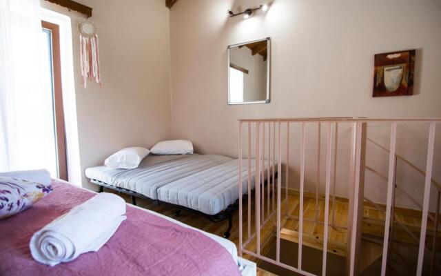 Papa-Antonis Stone House