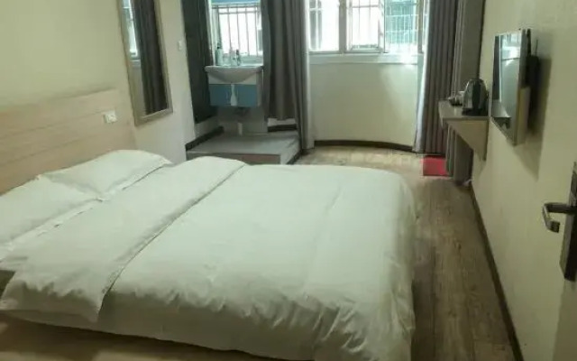 Hong'an Red Light Hostel