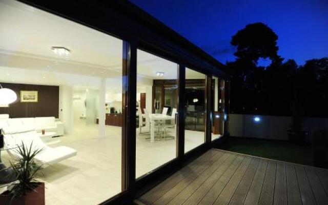 Feel Good Penthouse With Jacuzzi