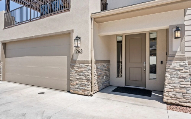 Southern Utah Adventure Gateway 6 Bedroom Townhouse