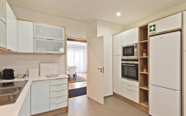 Central Apartment 127 by Saboia Collection