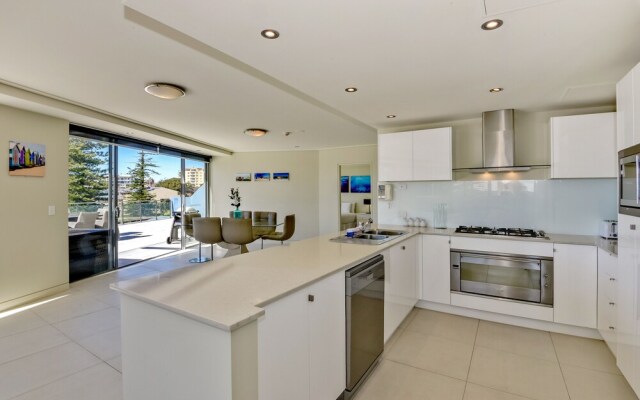 Coast Luxury Apartment 17
